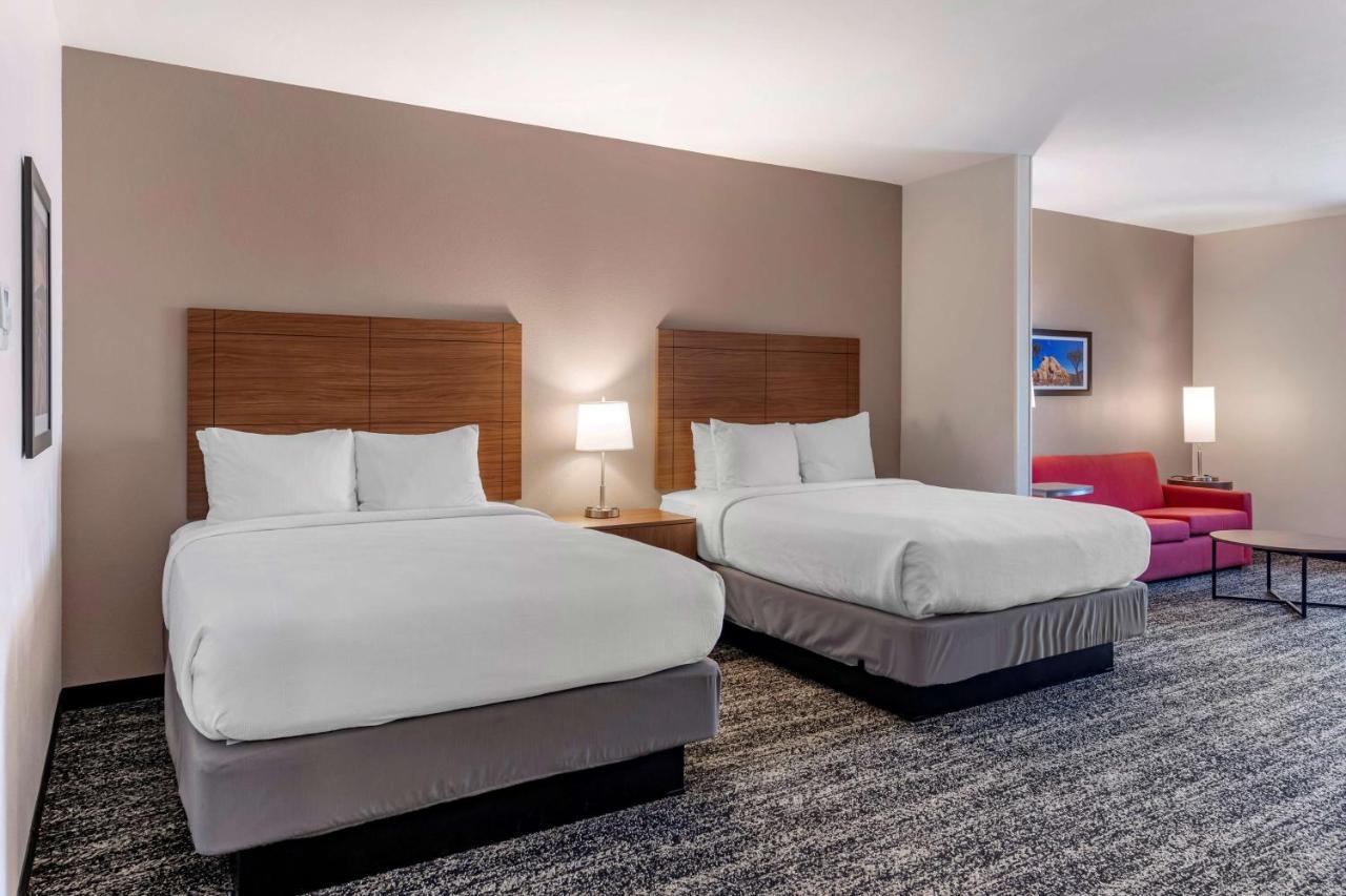 Best Western Plus Coachella Valley Inn & Suites Cathedral City Εξωτερικό φωτογραφία