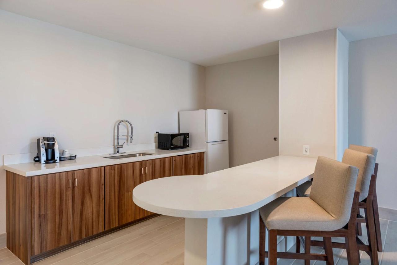 Best Western Plus Coachella Valley Inn & Suites Cathedral City Εξωτερικό φωτογραφία
