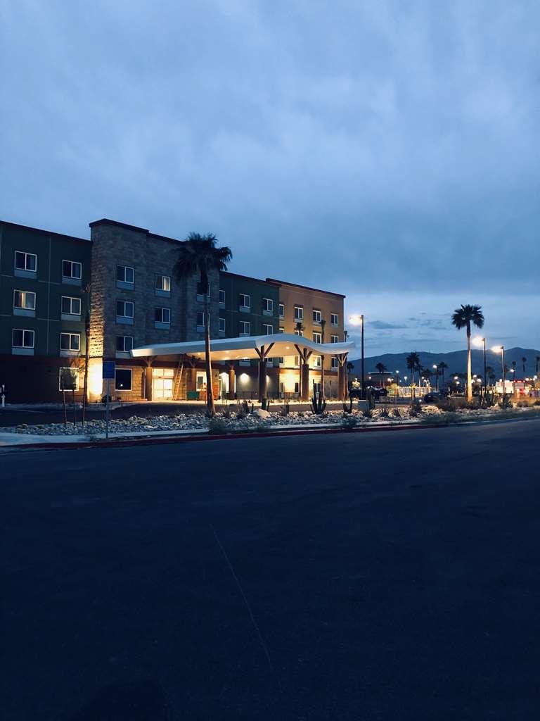 Best Western Plus Coachella Valley Inn & Suites Cathedral City Εξωτερικό φωτογραφία